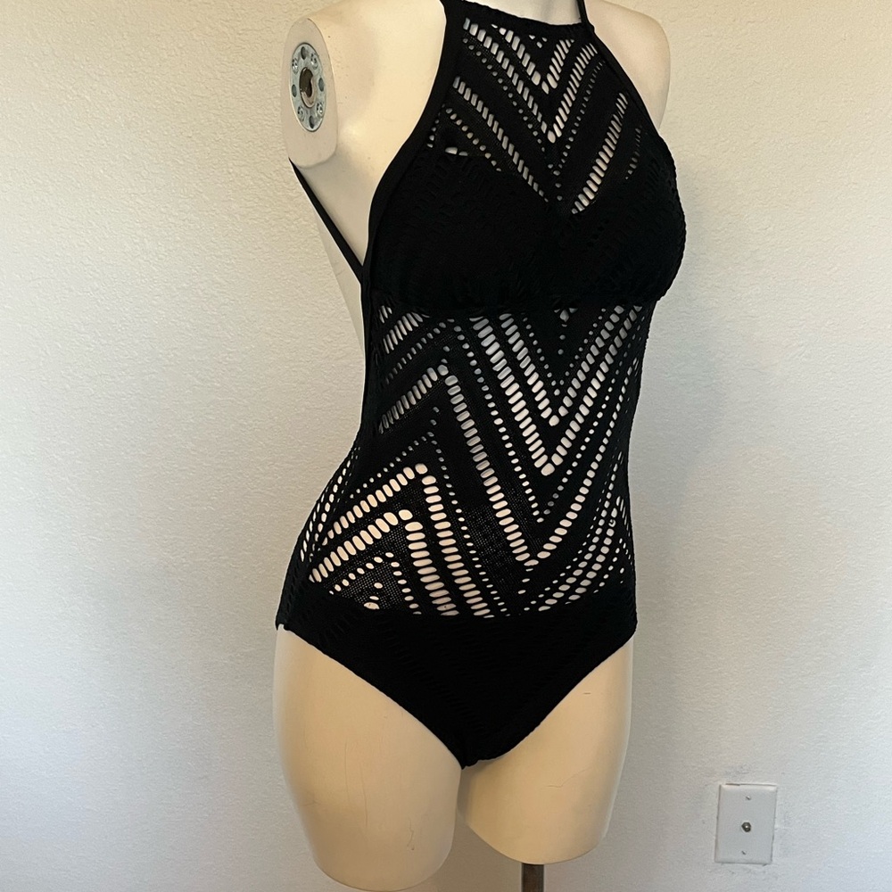 Robin Piccone Elegant Crocheted Black One Piece Swimsuit size 6